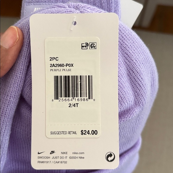 🆕Nike Kids Light Purple Beanie and Mittens Set - Picture 6 of 7